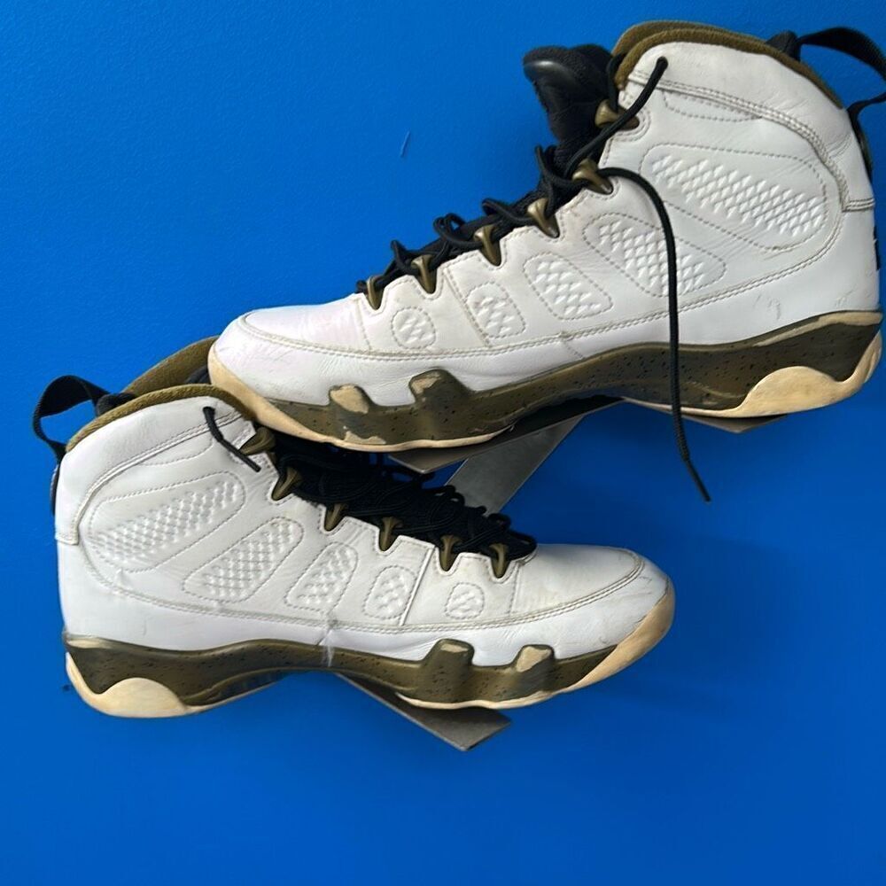 Nike Air Jordan 9 IX Retro Statue Men’s Size 10.5 Sneakers  White Olive 302370-1